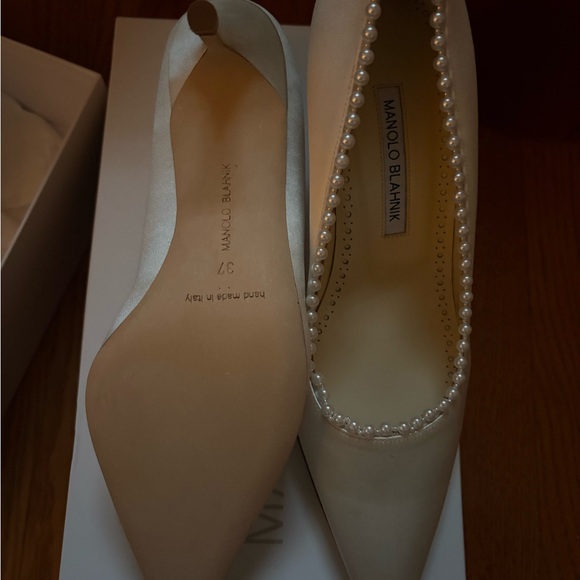 Manolo Blahnik Cream Pearl-Trimmed Heels - Picture 2 of 2